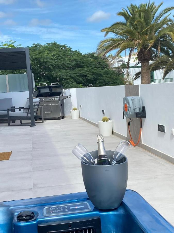 Beach Paradise Tias Exterior photo